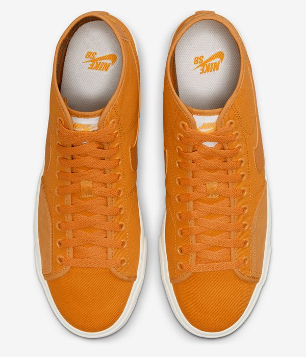 Nike SB BLZR Court Mid Premium Schuh (light curry)