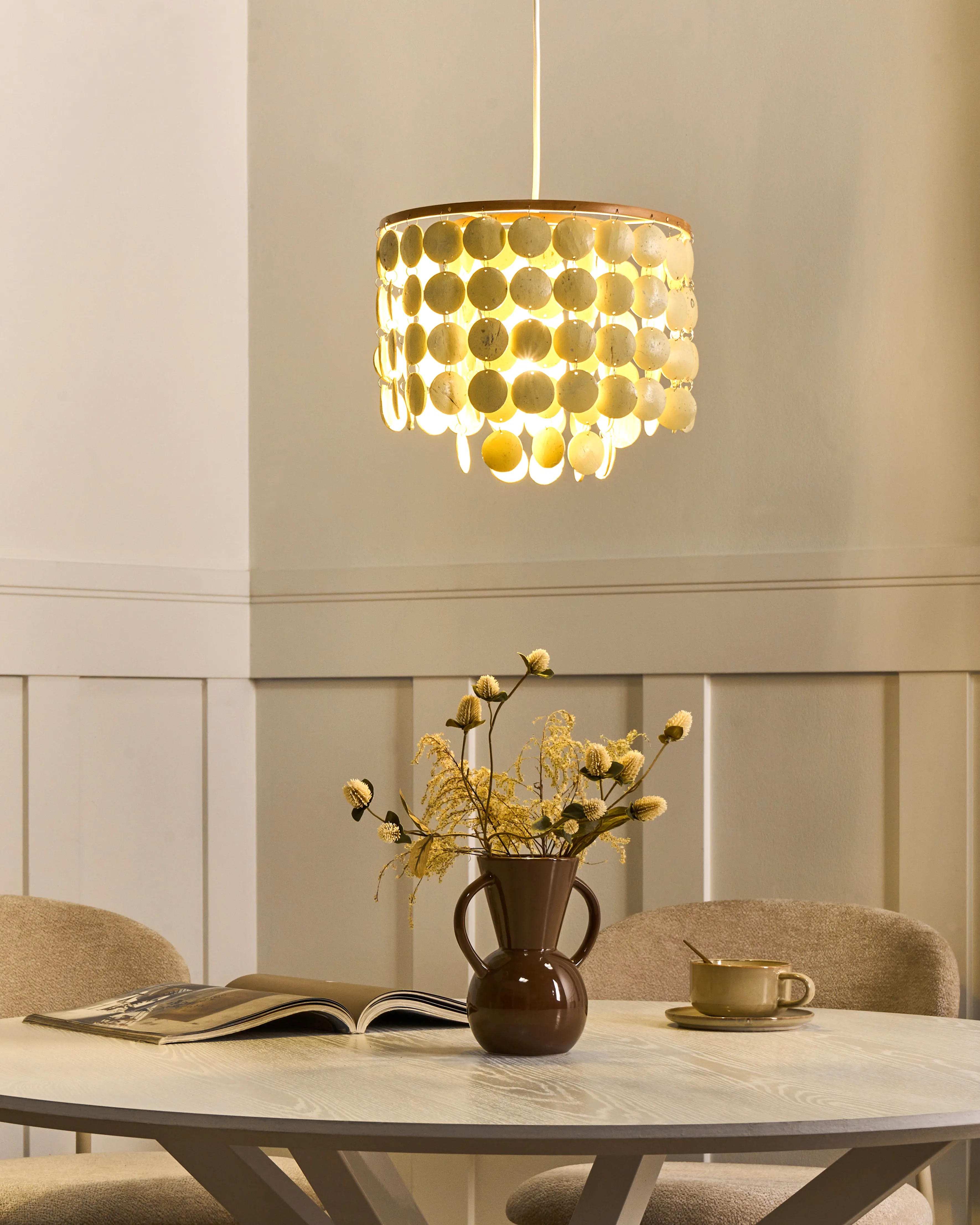 Kroonluchter PARANGI Kokosnootschaal Lichtbeige