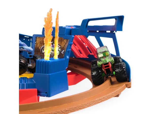Monster Jam 1:64 Super Charger Speedway Playset