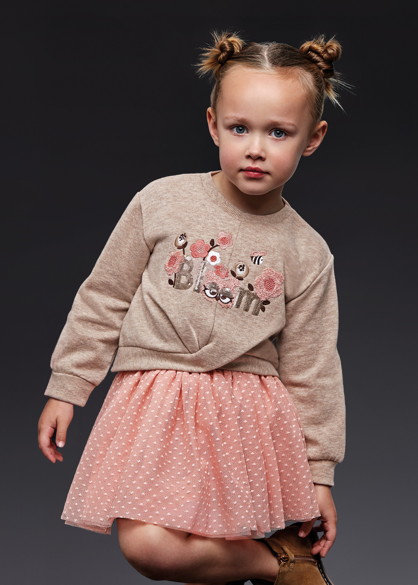 Conjunto de duas peças com saia de tule para meninas