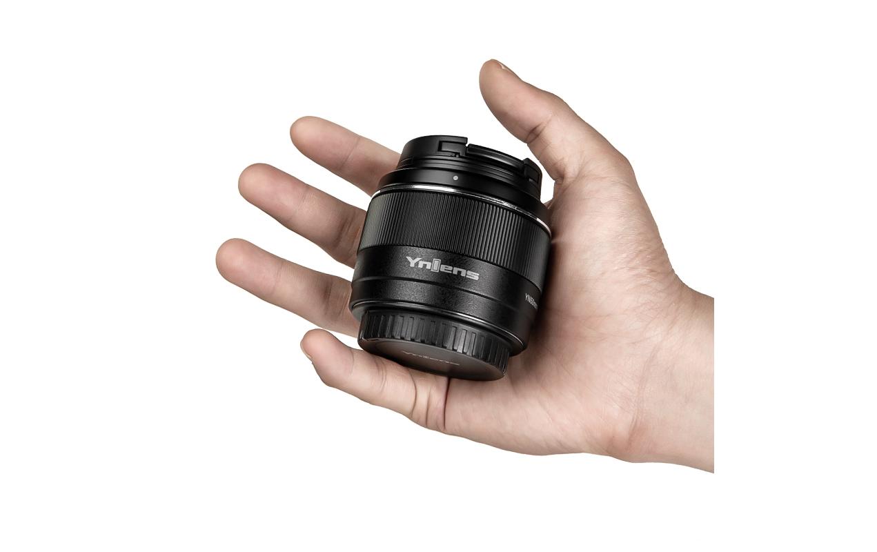 Festbrennweite YN50mm F/1.8S DA DSM II – Sony E-Mount<br>Leistungsstarkes Standardobjektiv, das sich für alltägliche Aufnahmen eignet