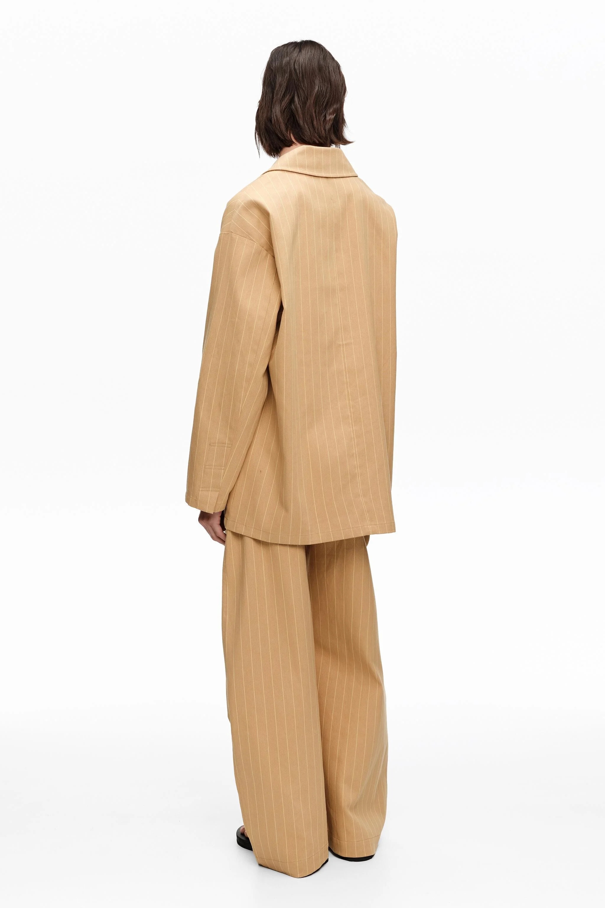 Blazer reto listrado em ocre