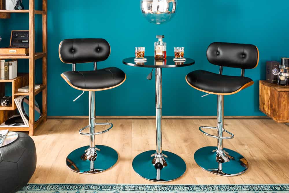Retro Barhocker CLASSICO schwarz 115cm höhenverstellbar mit Lehne Walnussholz-Design