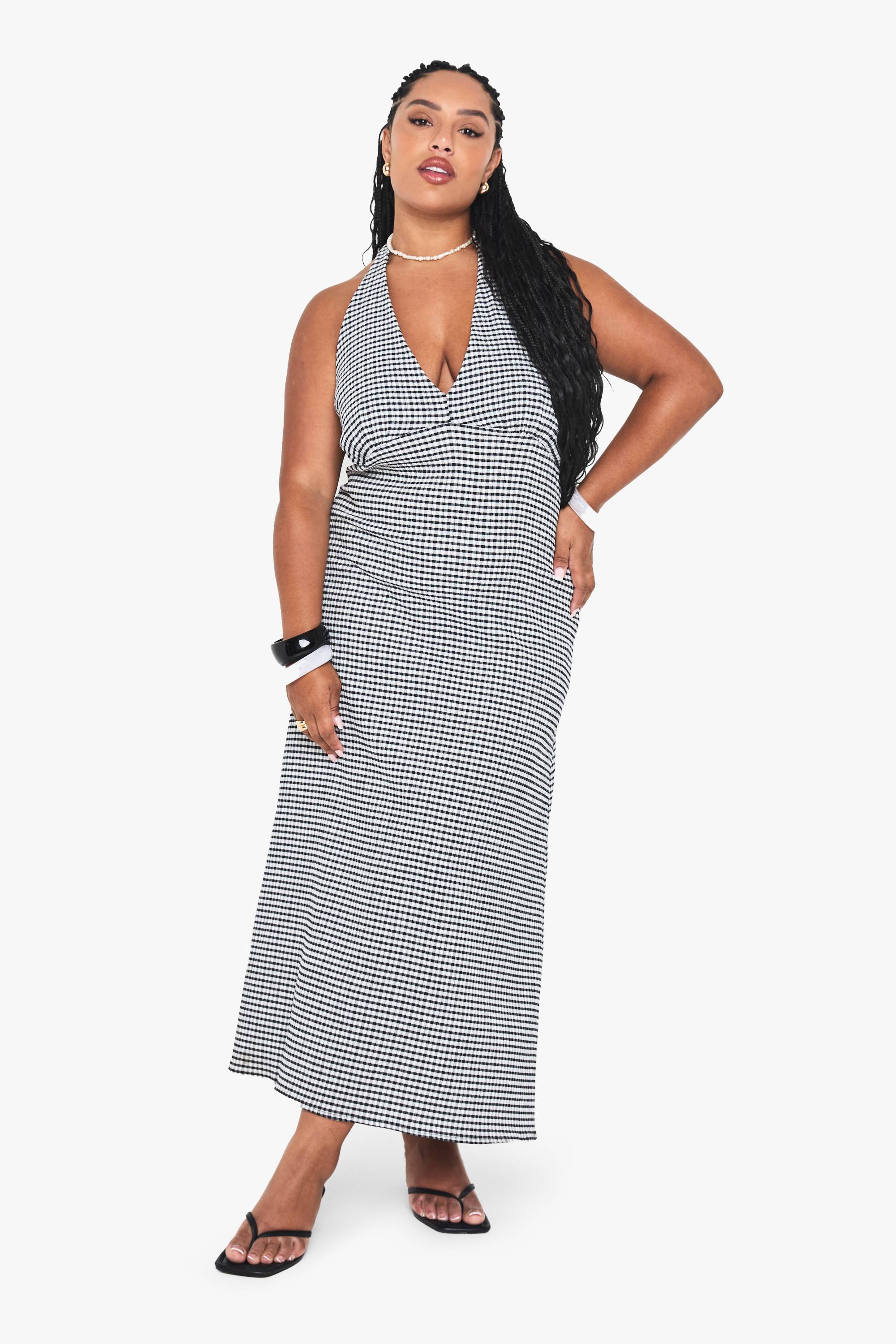 boohoo Robe shift midaxi en vichy à col halter pour grandes tailles