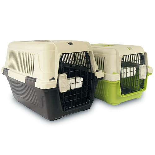 Transportadora para cães IBÁÑEZ DELUXE II IATA, dimensões 63x39x40 cm, inclui comedouro/bebedouro.