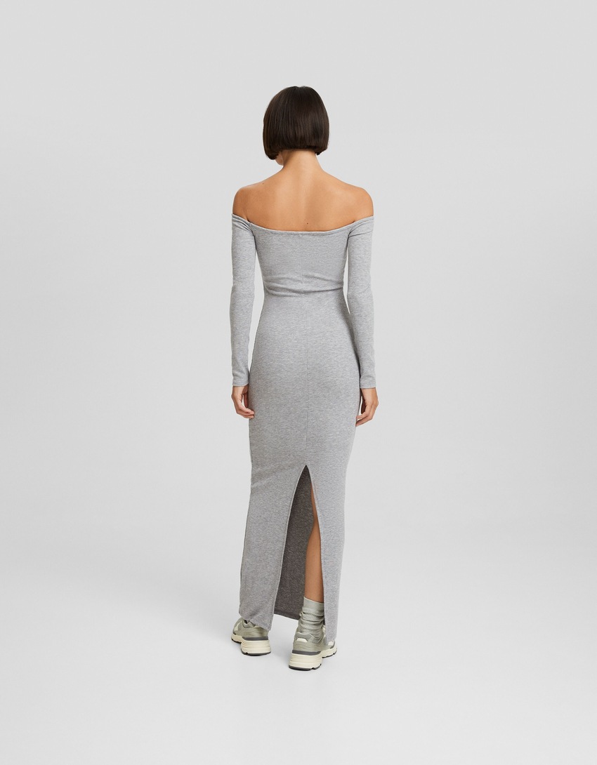 Vestido longo com mangas compridas