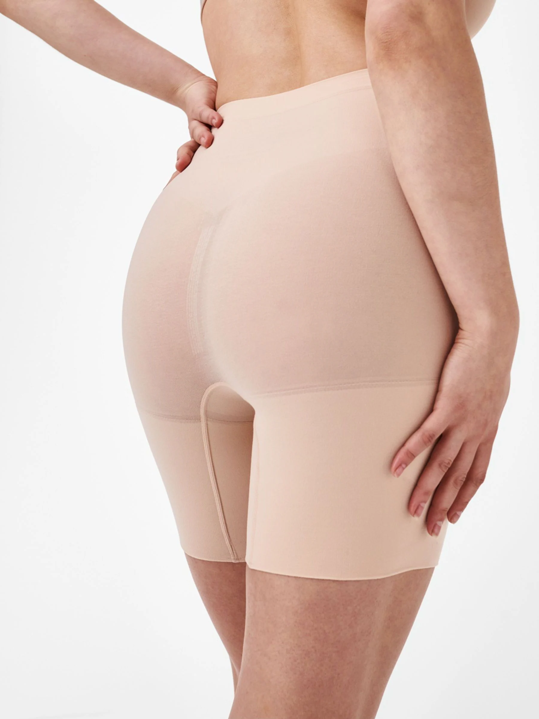 Zachtnude - SPANX SPANXsculpt™ Naadloze Power Mid-Thigh Short
