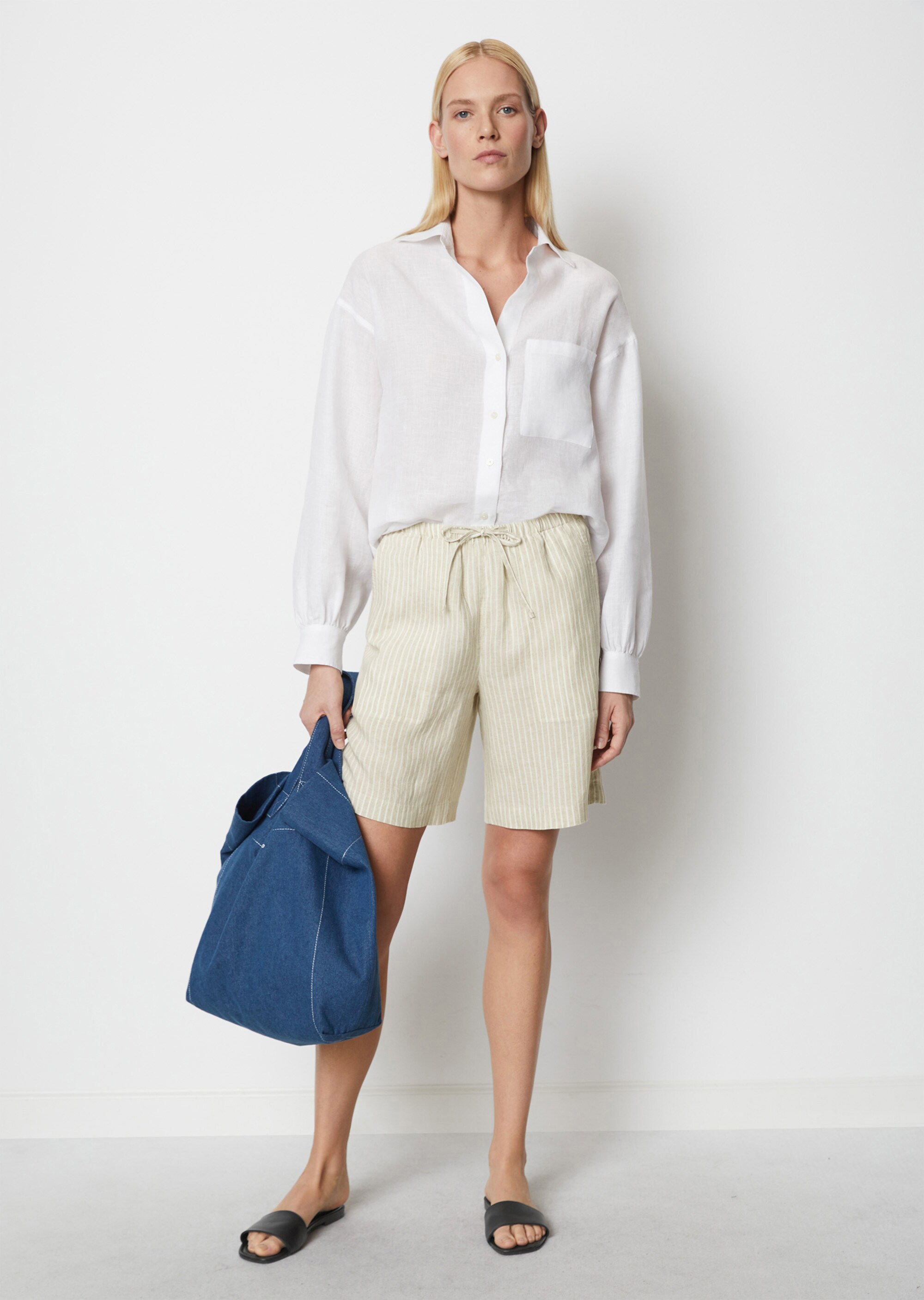 Gestreifte Shorts regularaus reinem Leinen