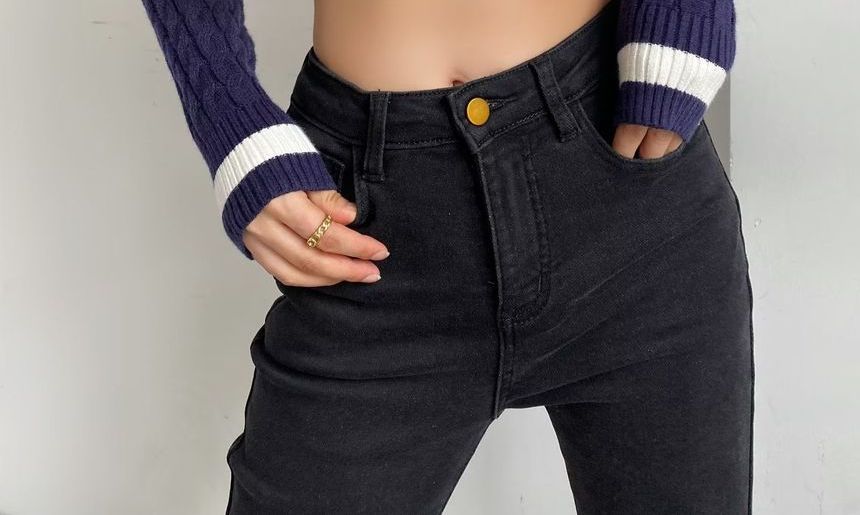 Flotto - Gestreepte crop top met lange mouwen en V-hals