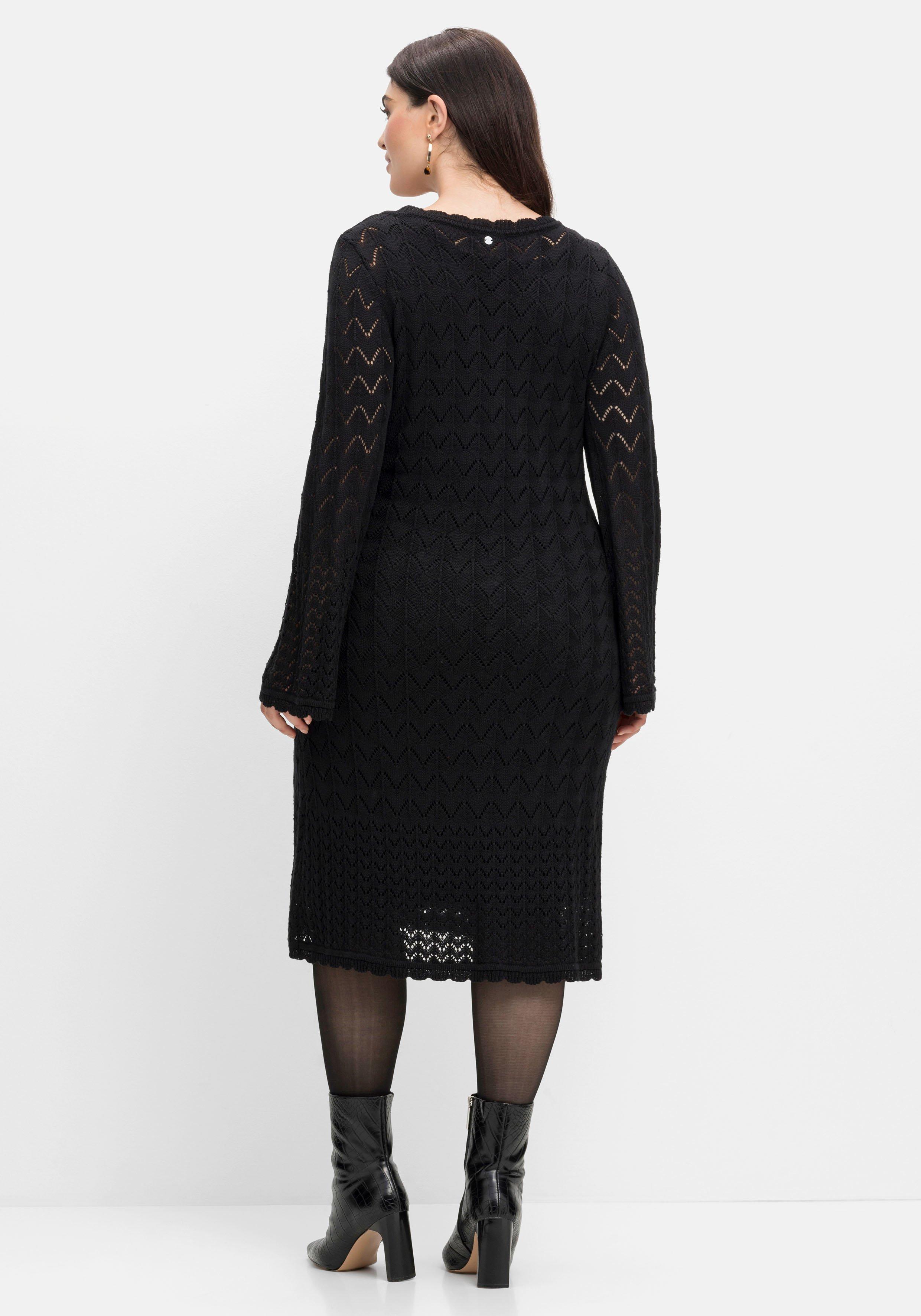 Strickkleid im Ajourmuster und in Wickeloptik