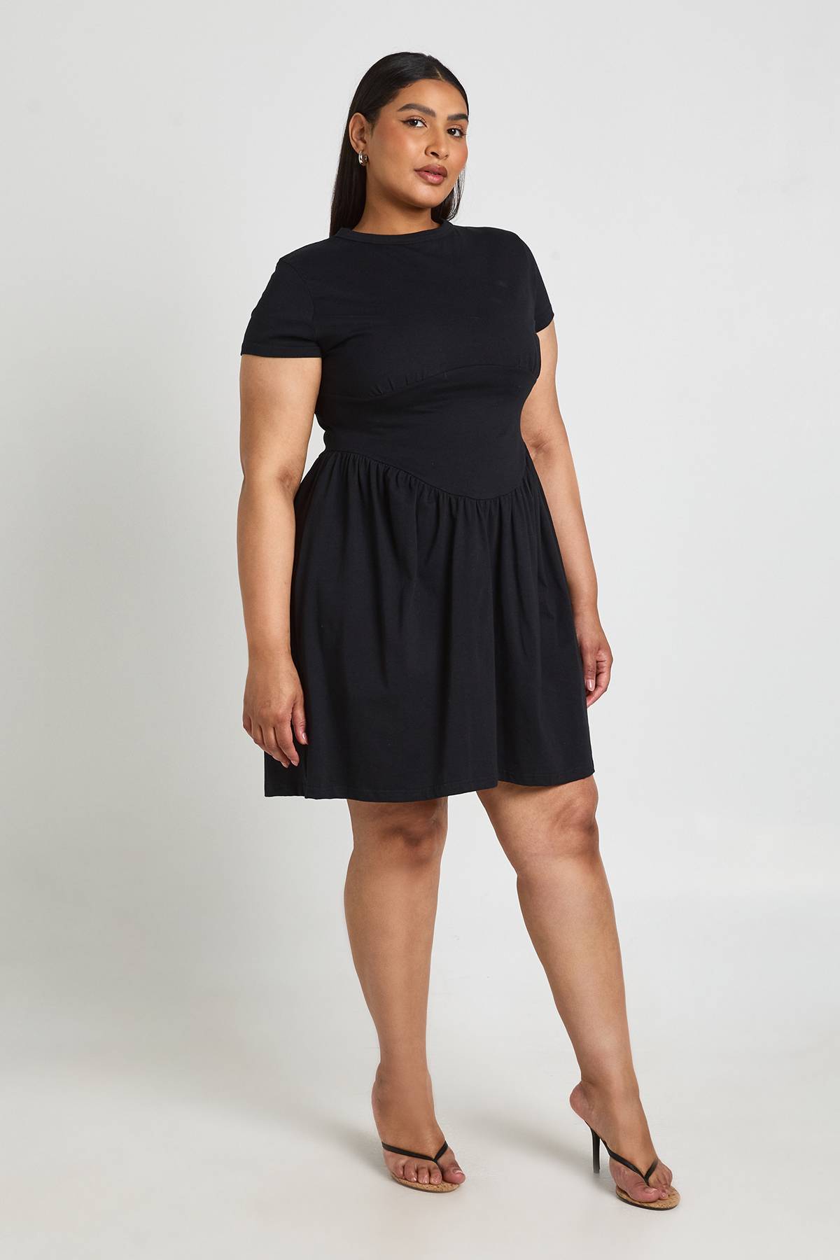 boohoo Robe Patineuse Grande Taille En Coton Avec Taille Cintrée Et Manches Courtes