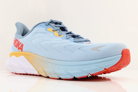 HOKA Arahi 6