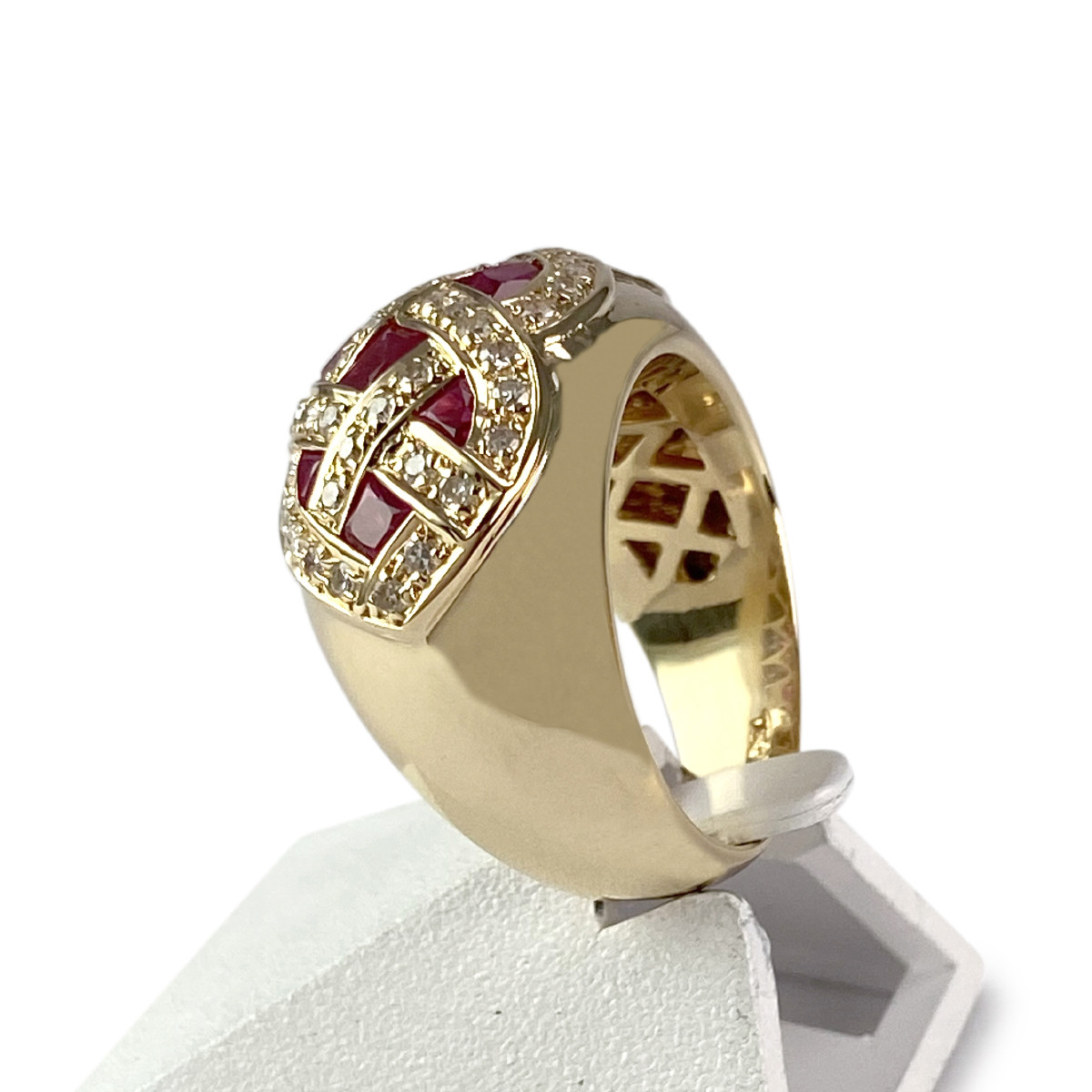Bague d'occasion or 750 jaune rubis et diamants