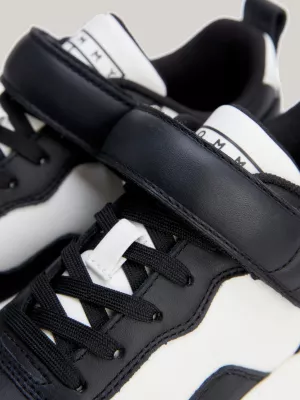Tênis plataforma com fecho de velcro