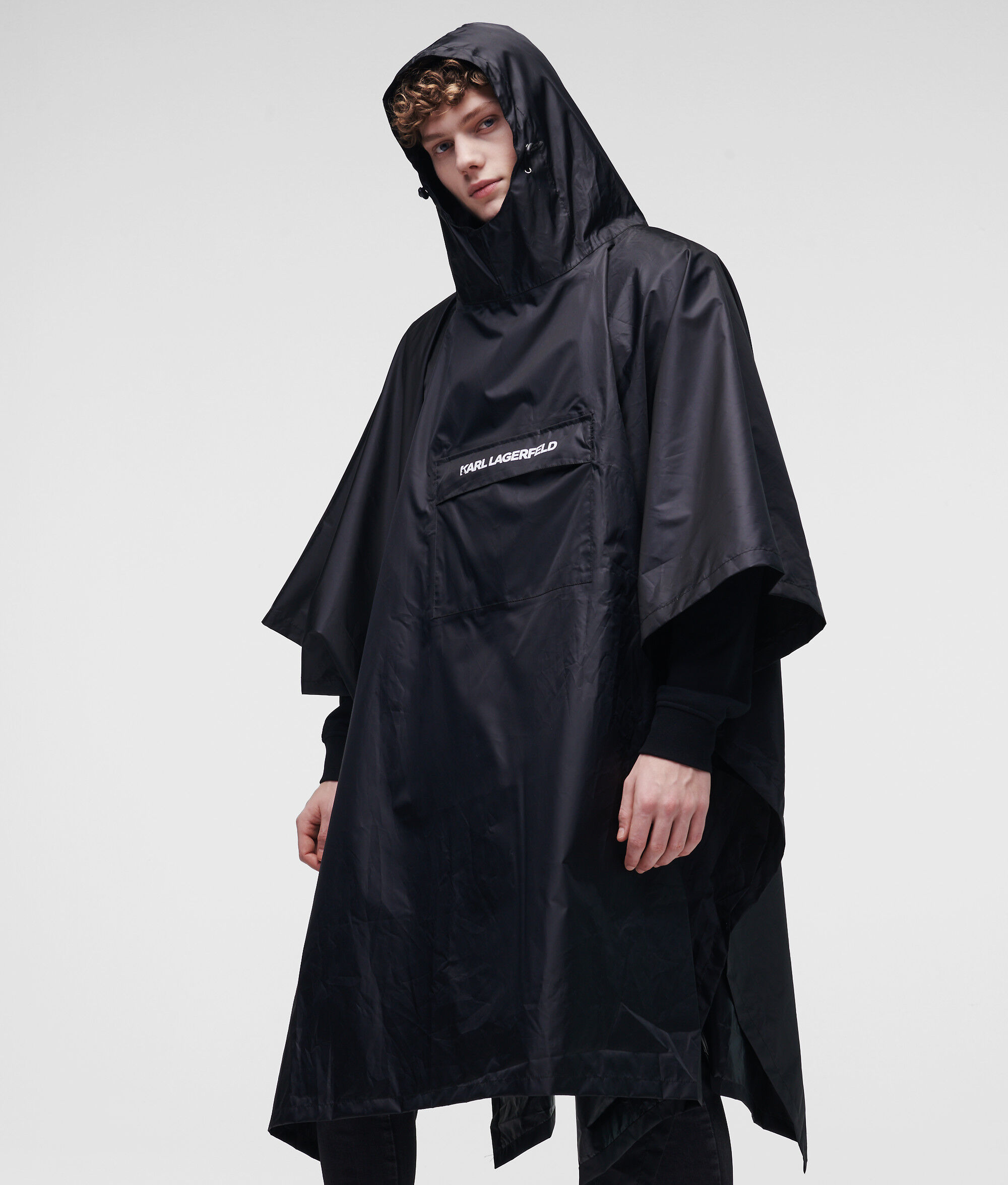 PONCHO IMPERMÉABLE AVEC LOGO KARL