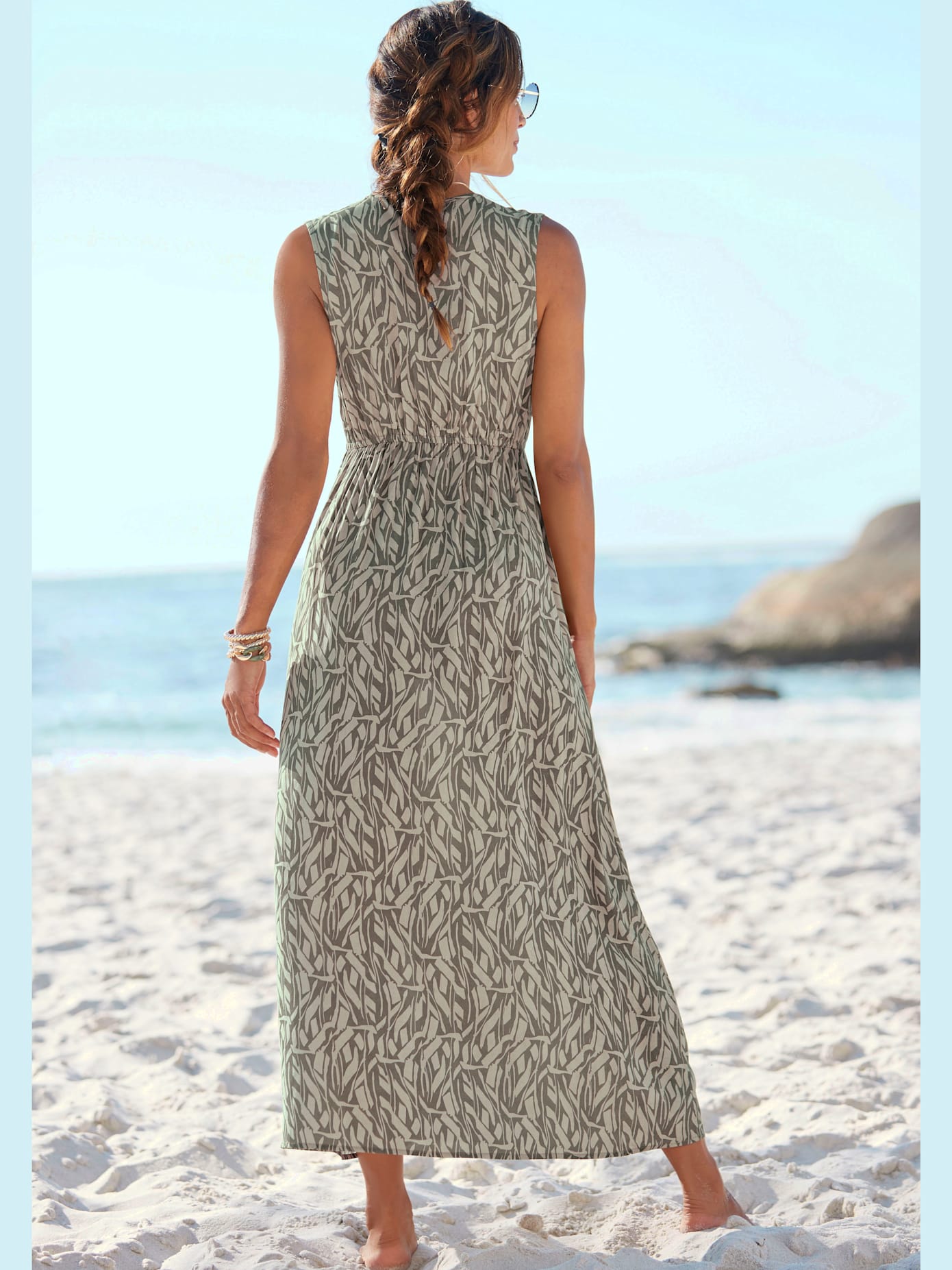 Robe longue encolure en v chevauchante dégagée