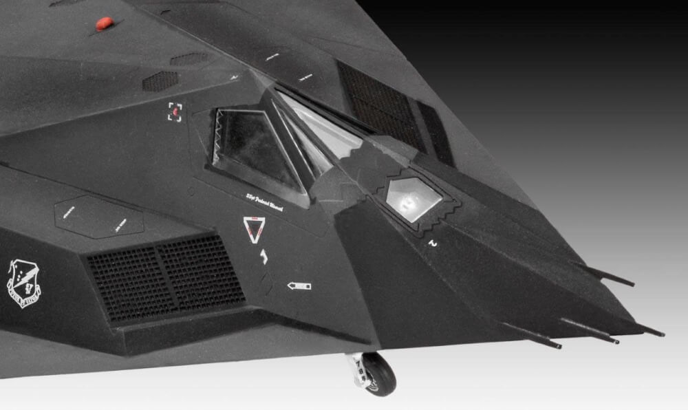 Geschenkset US Air Force 75th Anniversary, Revell Modellbausatz mit Basiszubehör