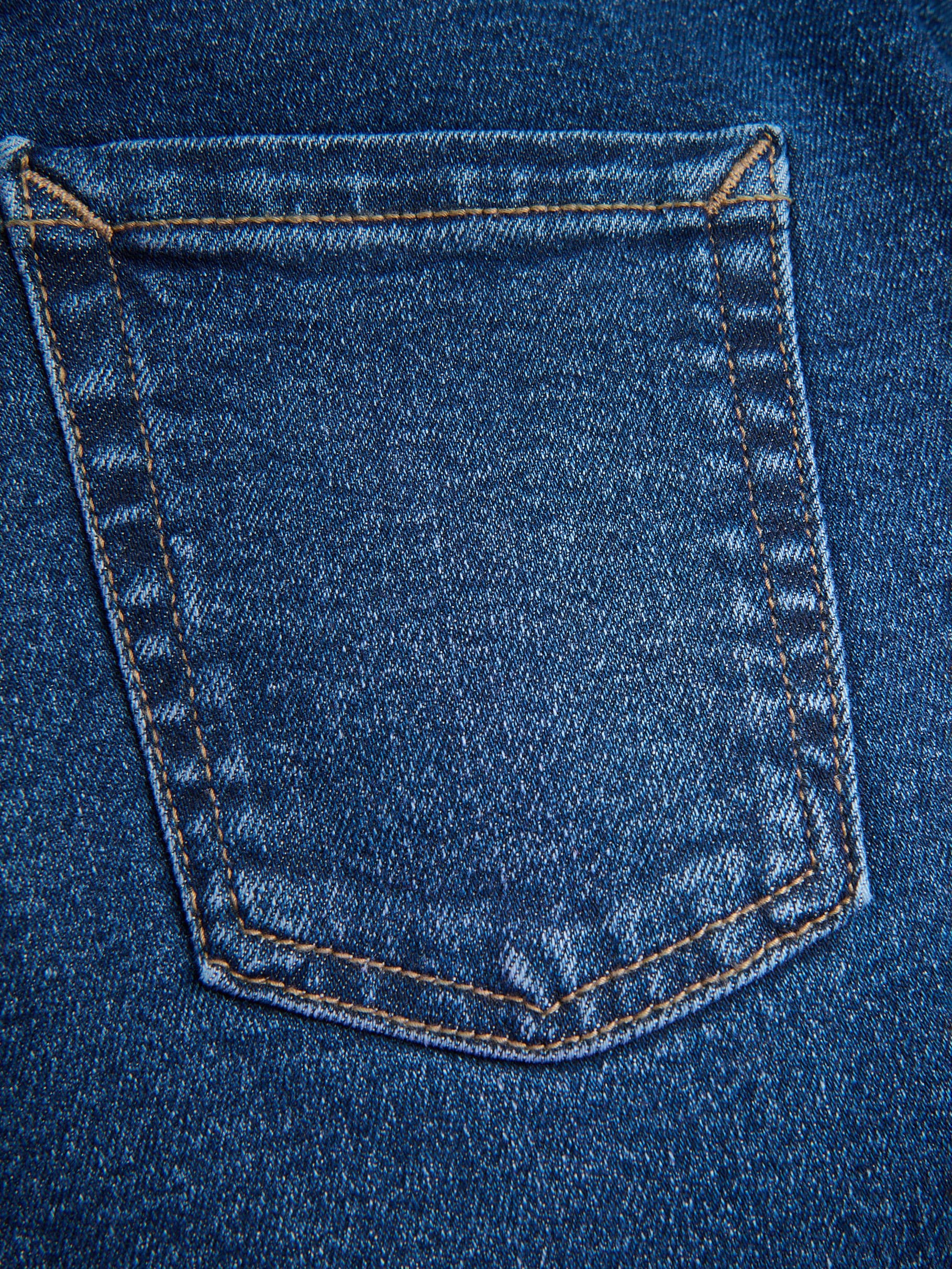 Jeans im Flare-Fit