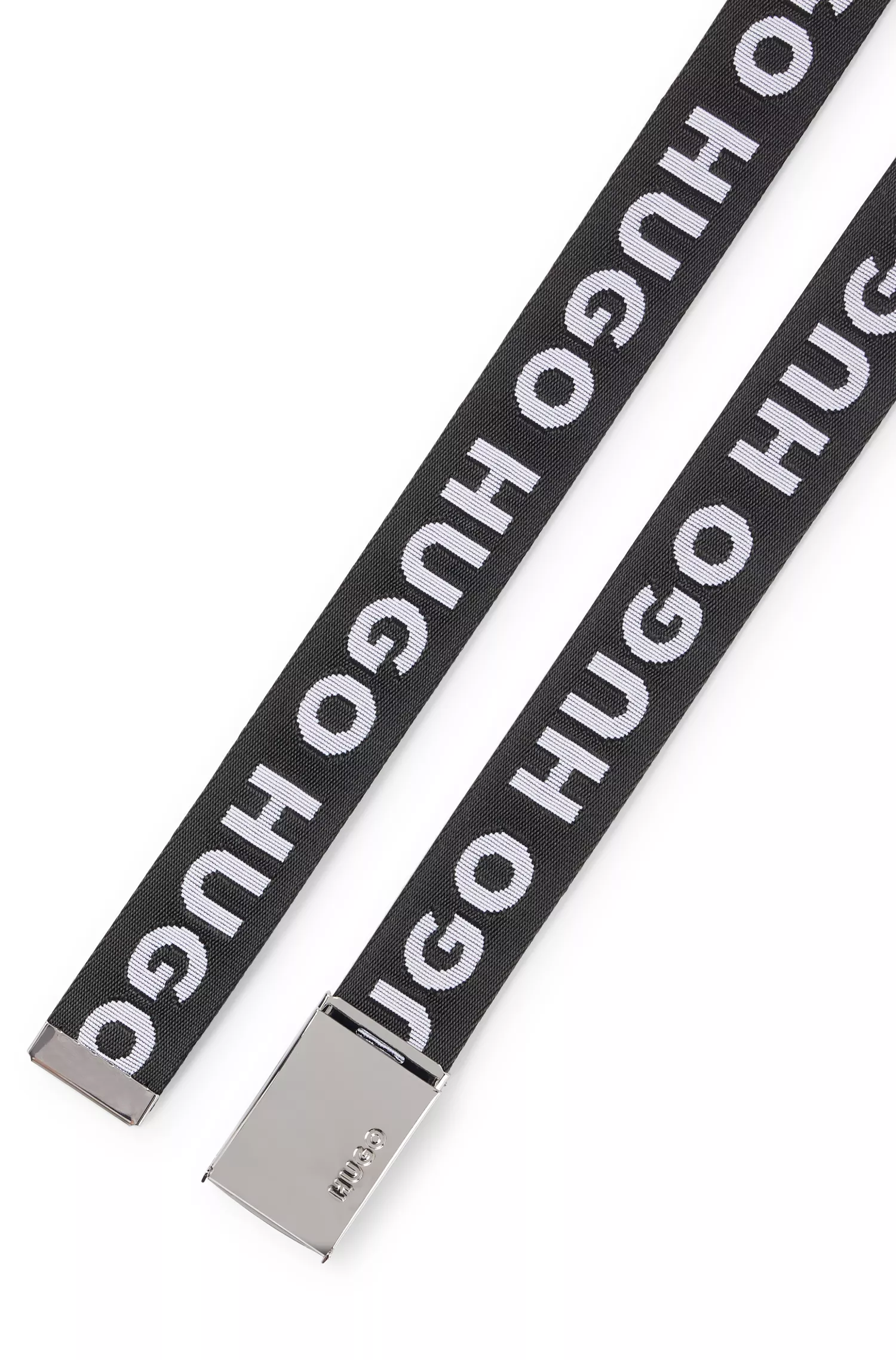 Cinto HUGO com fita vermelha com o logotipo e fivela com placa da marca.