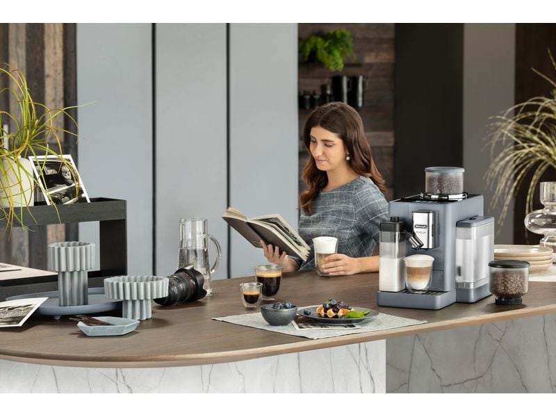 De'Longhi Kaffeevollautomat Rivelia EXAM440.55.G Pebble Gre Kaffeevollautomat mit intuitiv bedienbarem 3.5-Zoll-Farbdisplay