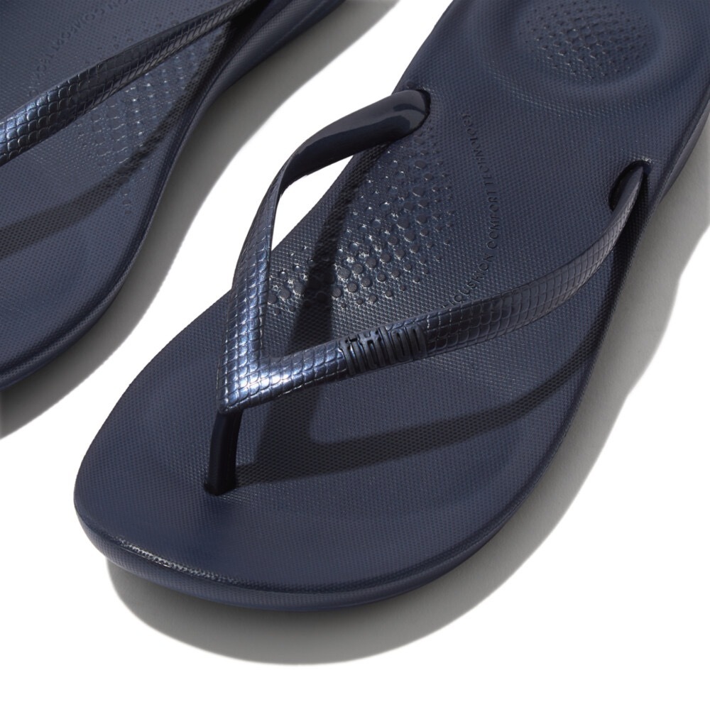 Fitflop Zehentrenner »IQUSHION«  , Keilabsatz, Sommerschuh, Schlappen in schmaler Form