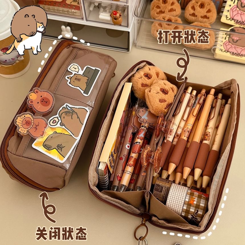 Chavipa - Capybara stoffen etui / sticker / broche / sleutelhanger / pen / clip / magneetclip / liniaal / notitieboek / correctietape / bladwijzer / set (verschillende ontwerpen)