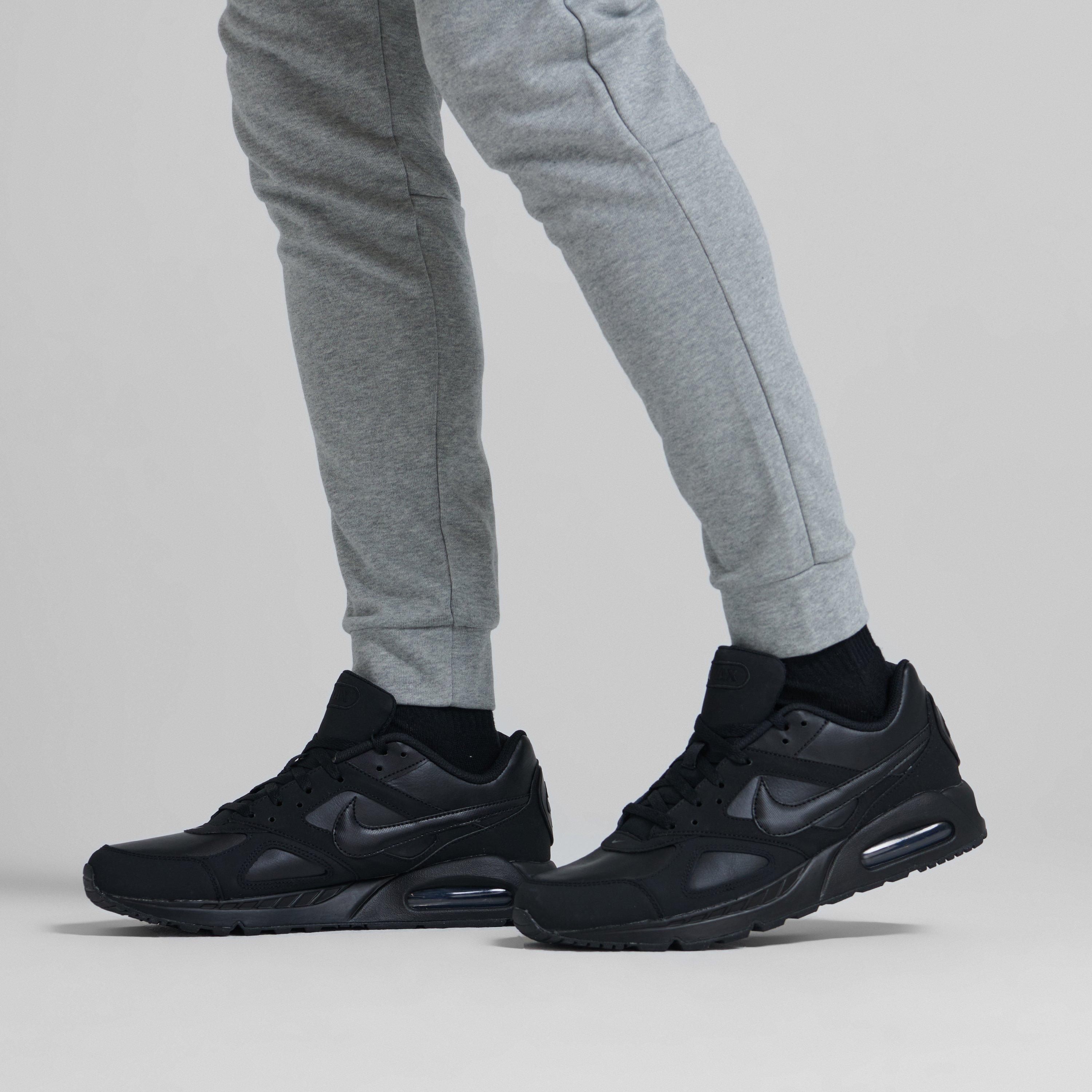 Nike Air Max IVO Trainers