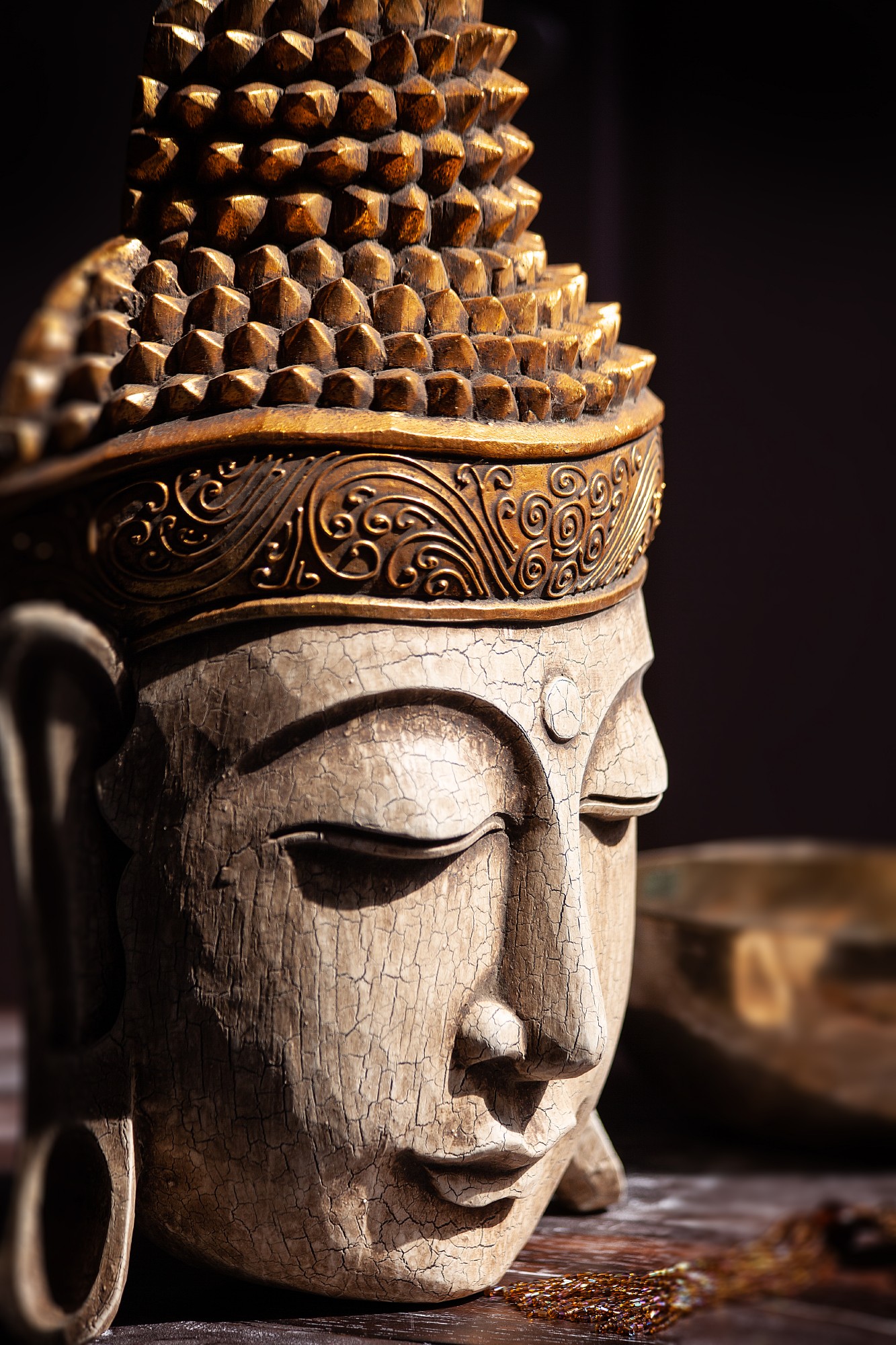 Buddha-Maske, antikweiß, gold, T 26 cm, B 11 cm, H 40 cm von fischer's lagerhaus