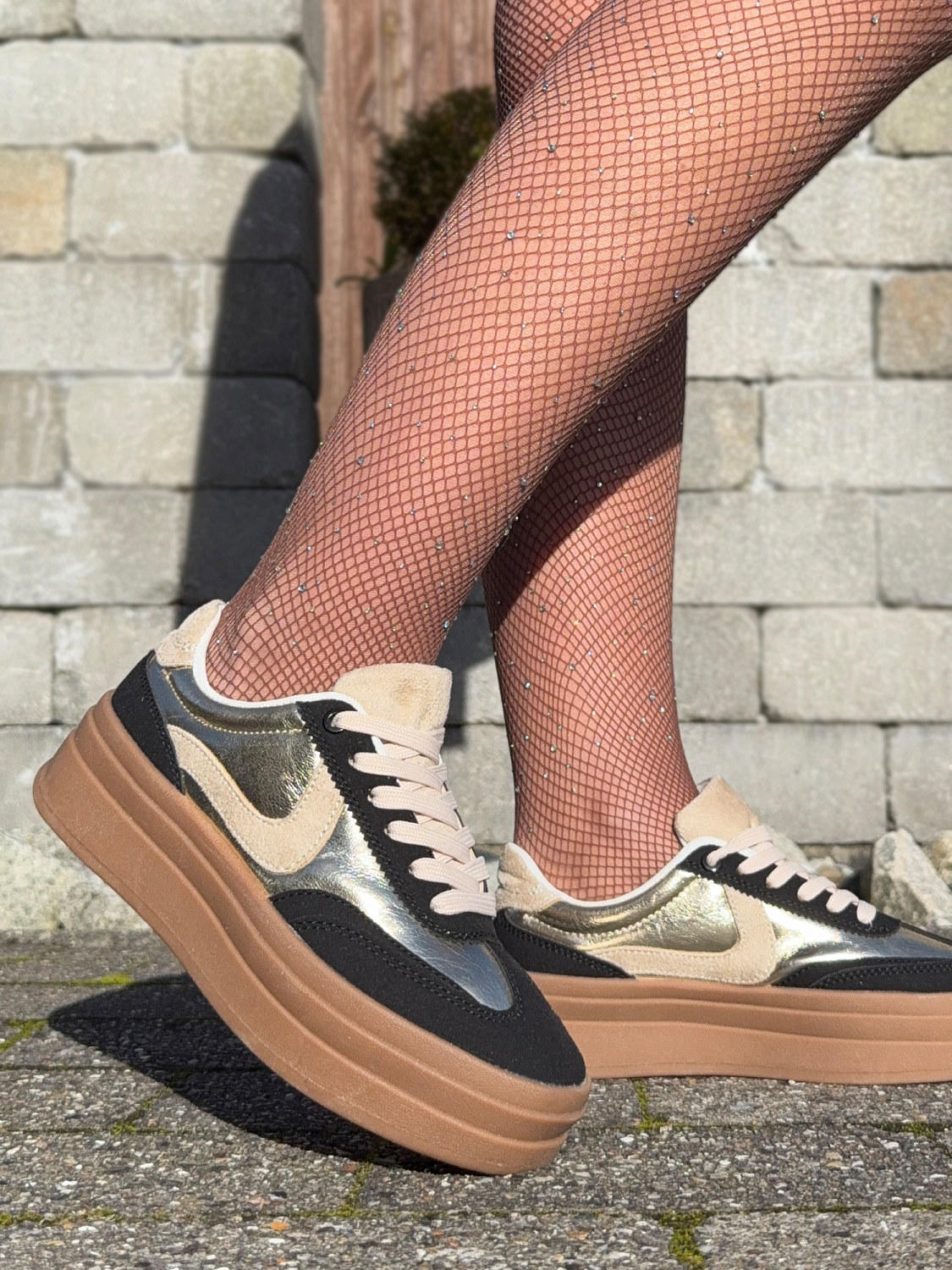 Rugged Gear Base Bold Sneaker Black Gold