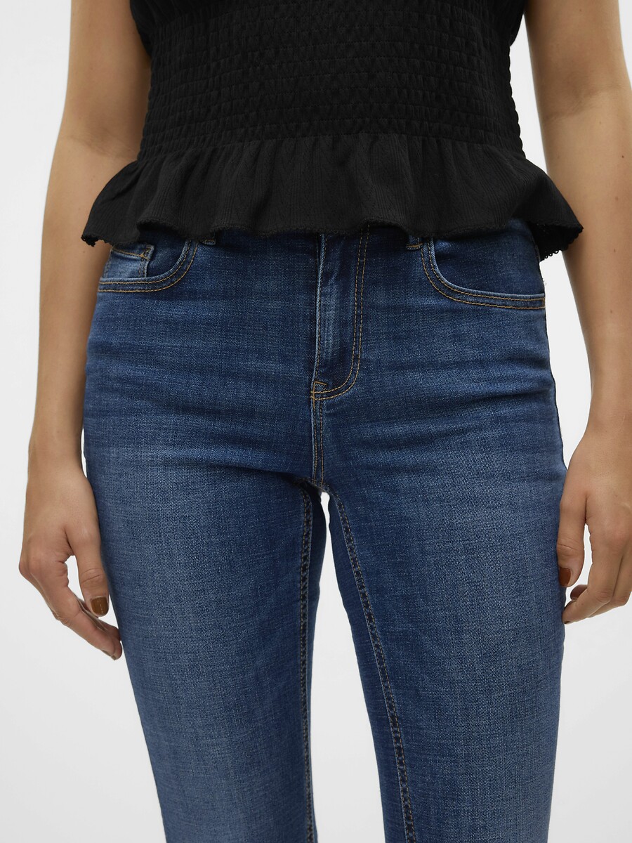 VERO MODA<br>Calça flare, cintura padrão