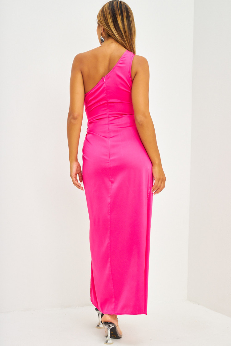 Robe de soirée satinée manches asymétriques rose fuchsia