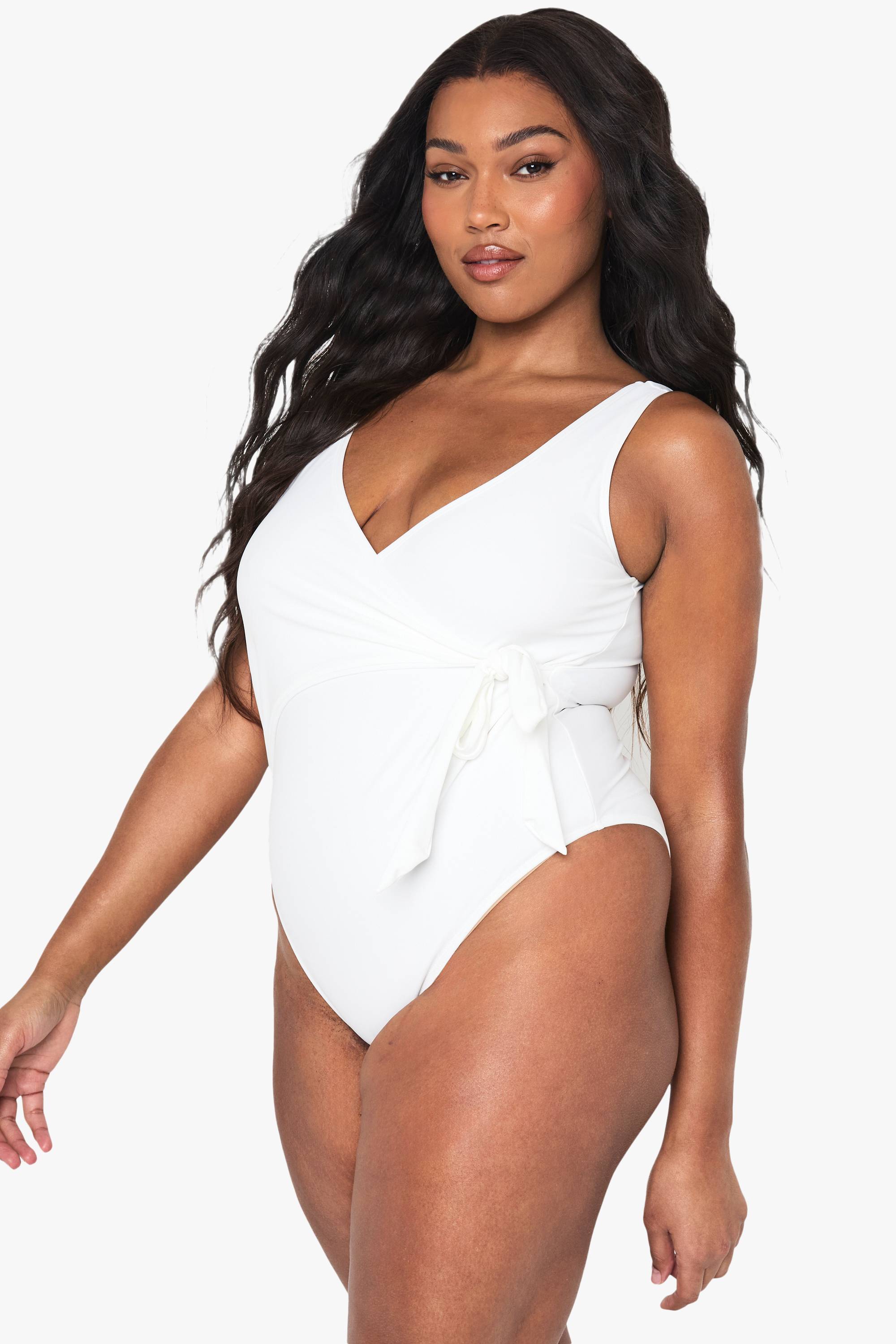 boohoo Plus Swimwear Essentials Maillot de bain enveloppant avec contrôle du ventre