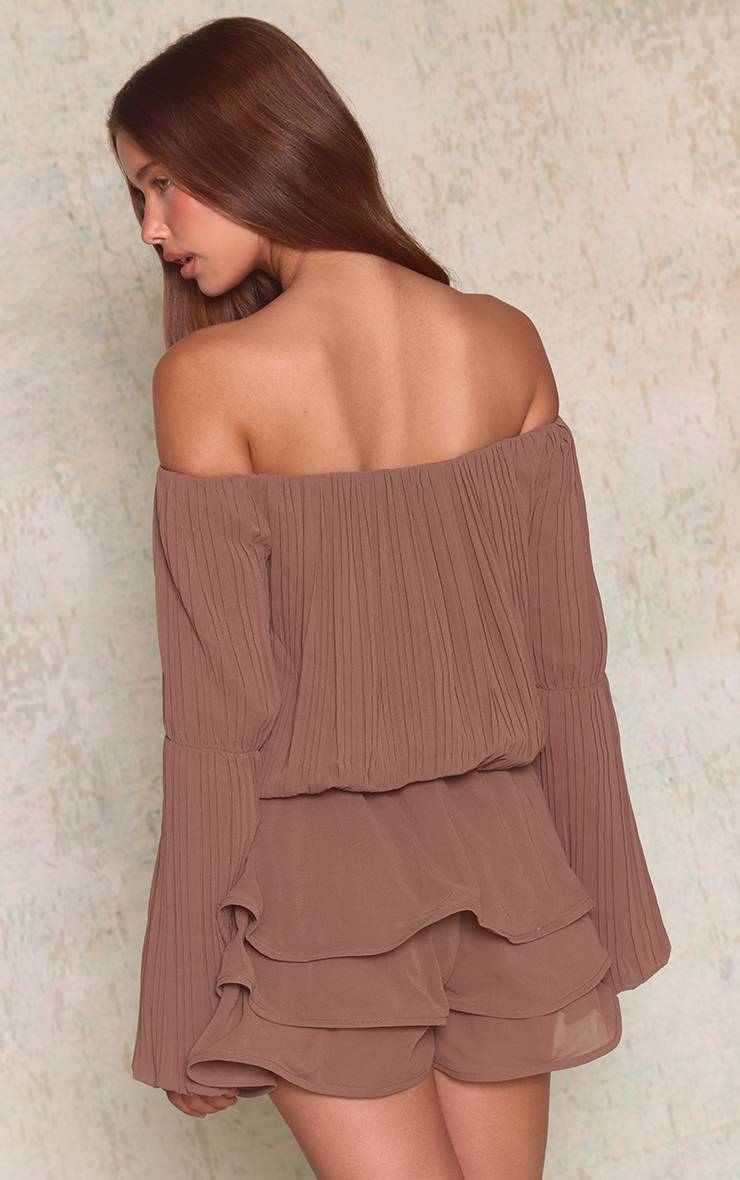 Taupe Combishort Vaporeux Plissé À Encolure Bardot En Mousseline