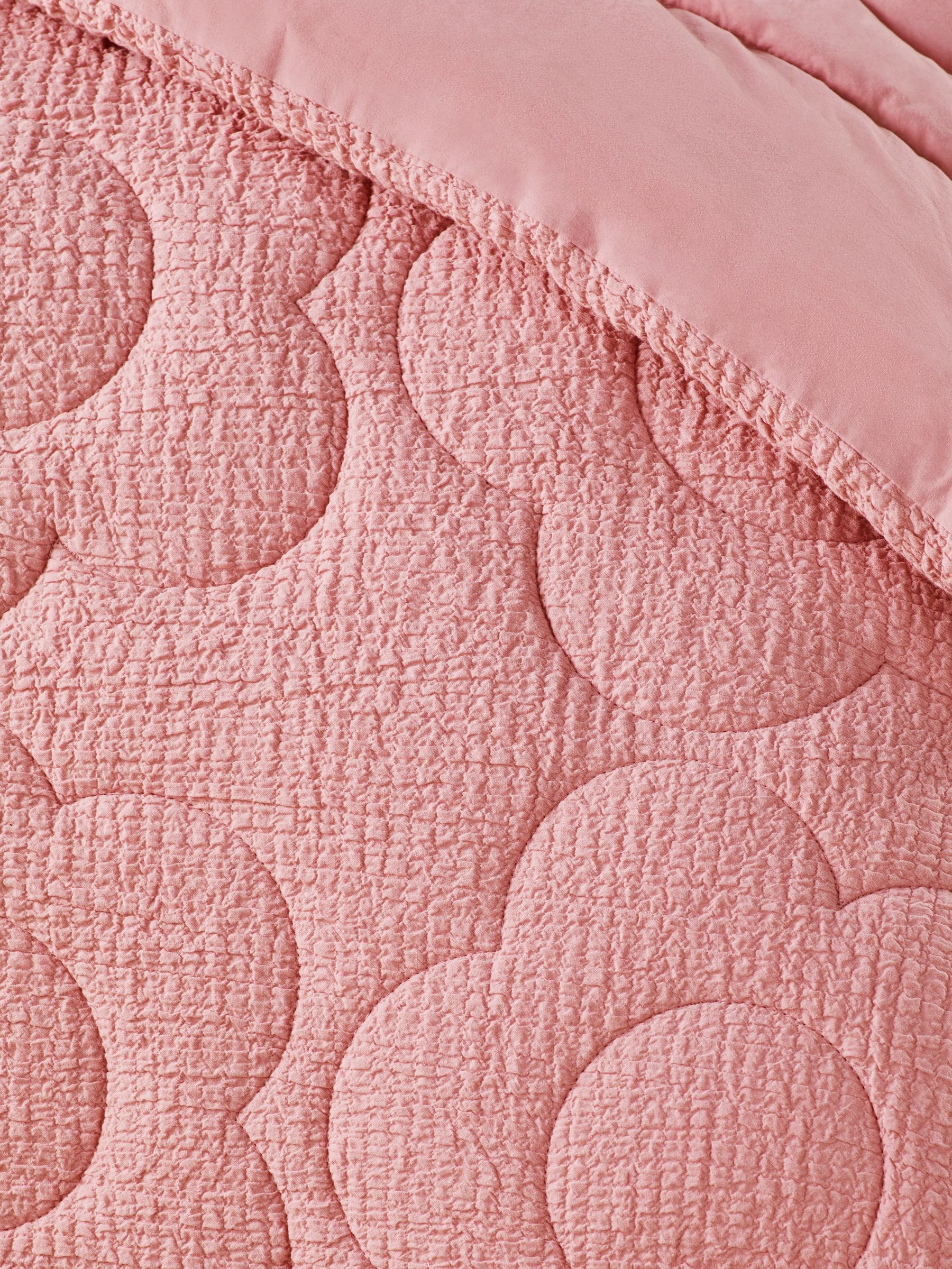 Doorgestikte 100% katoenen sprei met textuur en madelief