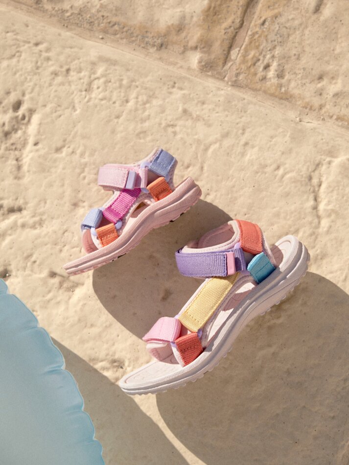Sandália esportiva multicolorida - Rosa claro