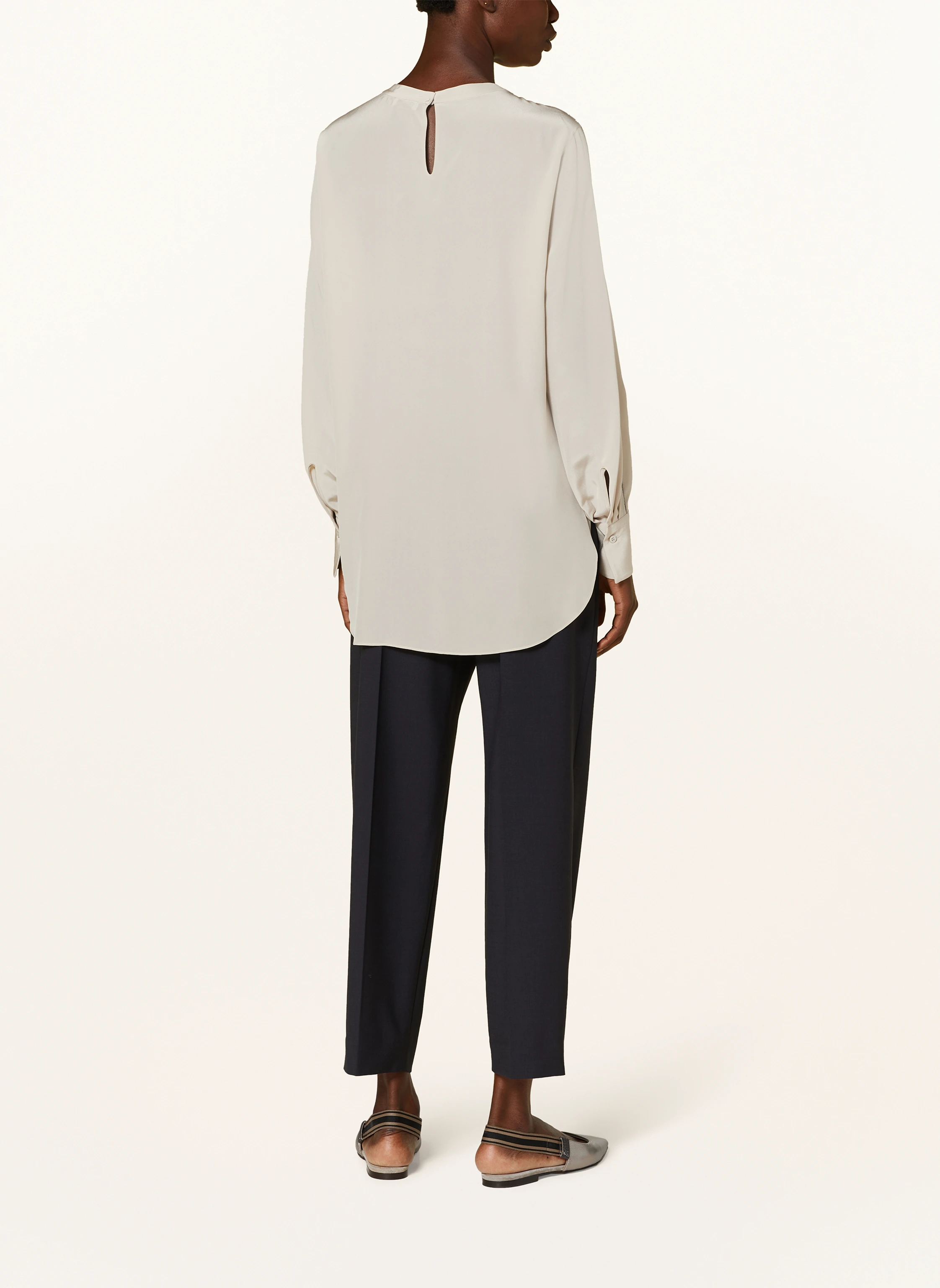 BRUNELLO CUCINELLI Blusenshirt aus Seide mit Schmucksteinen