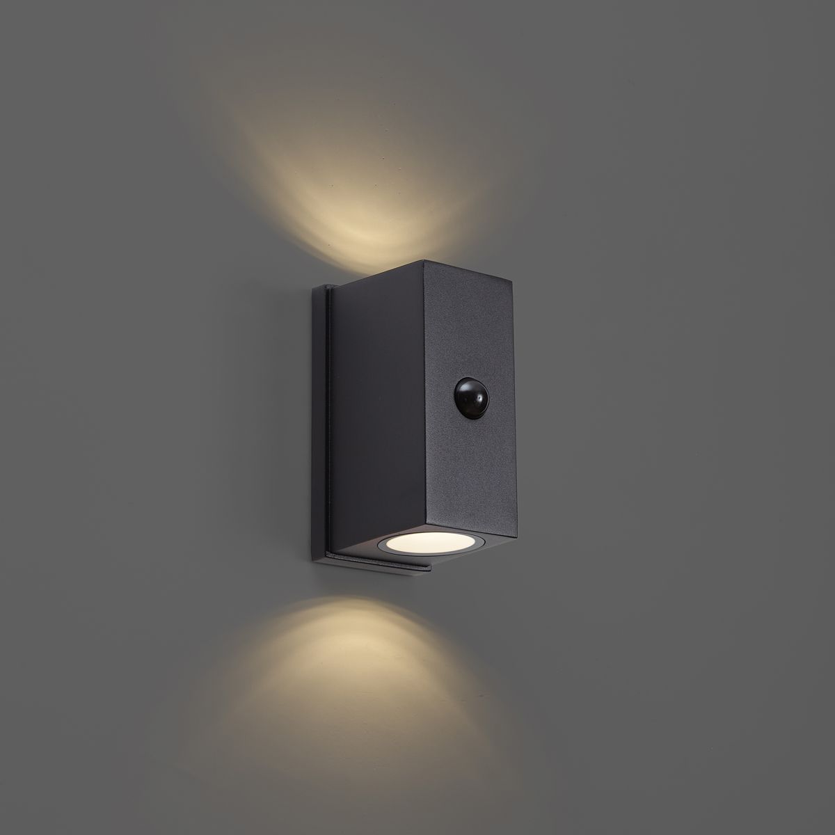 Wandlamp zwart lux sensor magnetisch incl. LED oplaadbaar - Baleno
