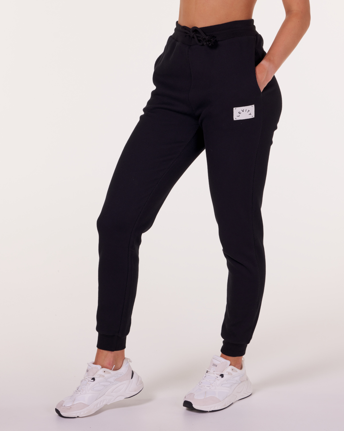 Levity SETT Balance Black