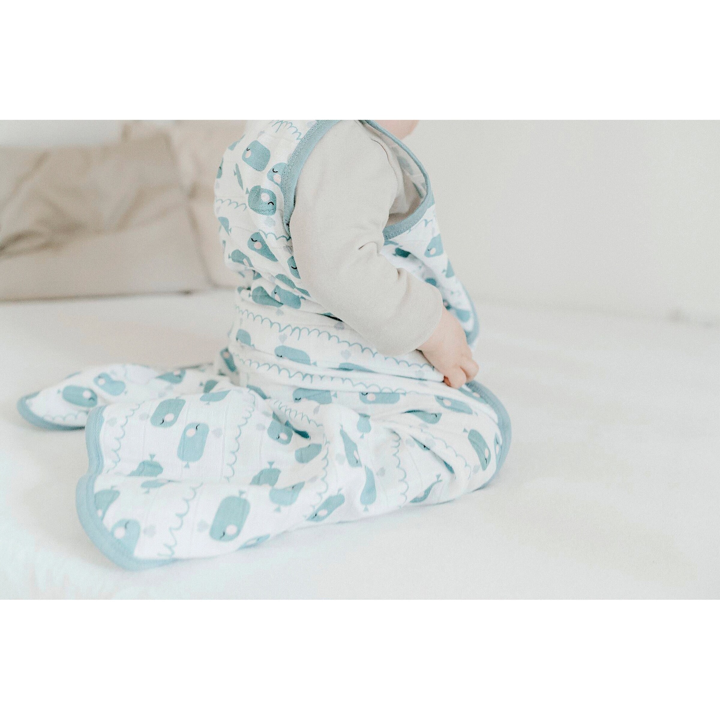emma & noah Sommerschlafsack Musselin 0.5 TOG Wal grün / mint