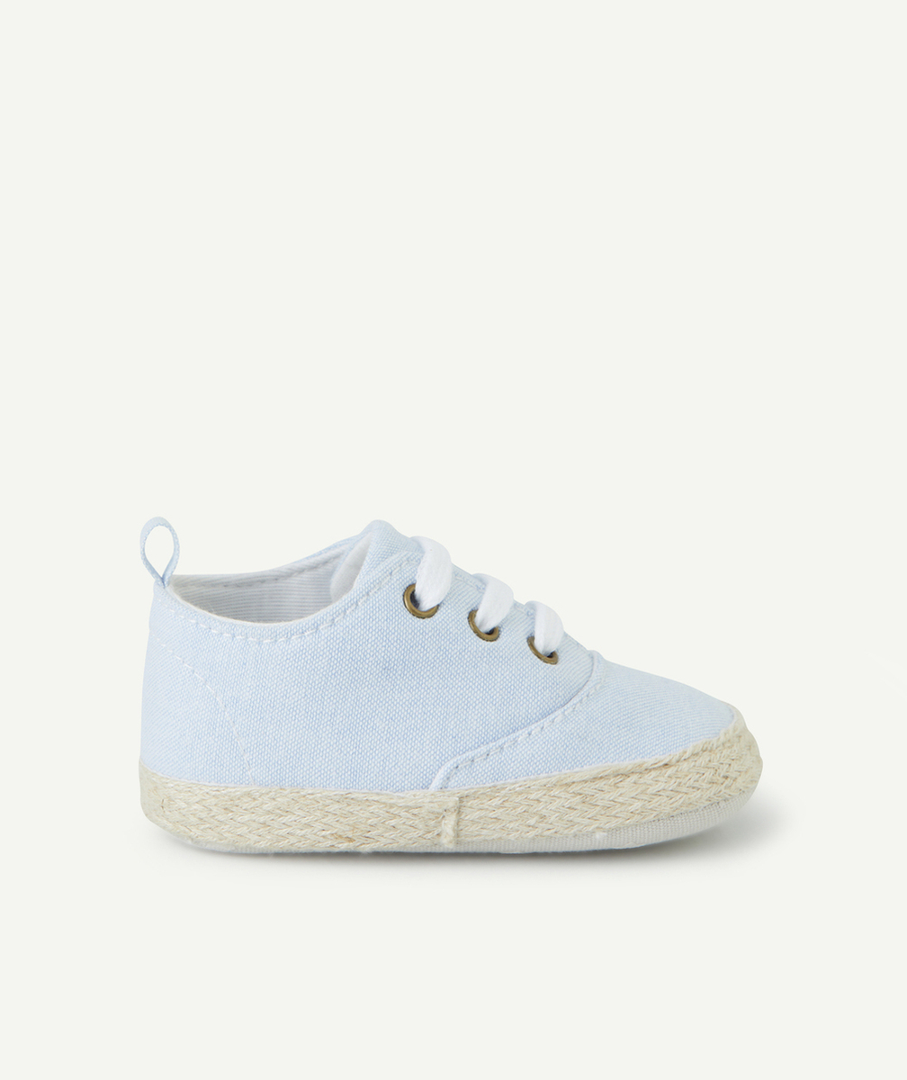 CHAUSSONS STYLE BASKETS BÉBÉ GARÇON BLEU AVEC DÉTAILS EN CORDAGES