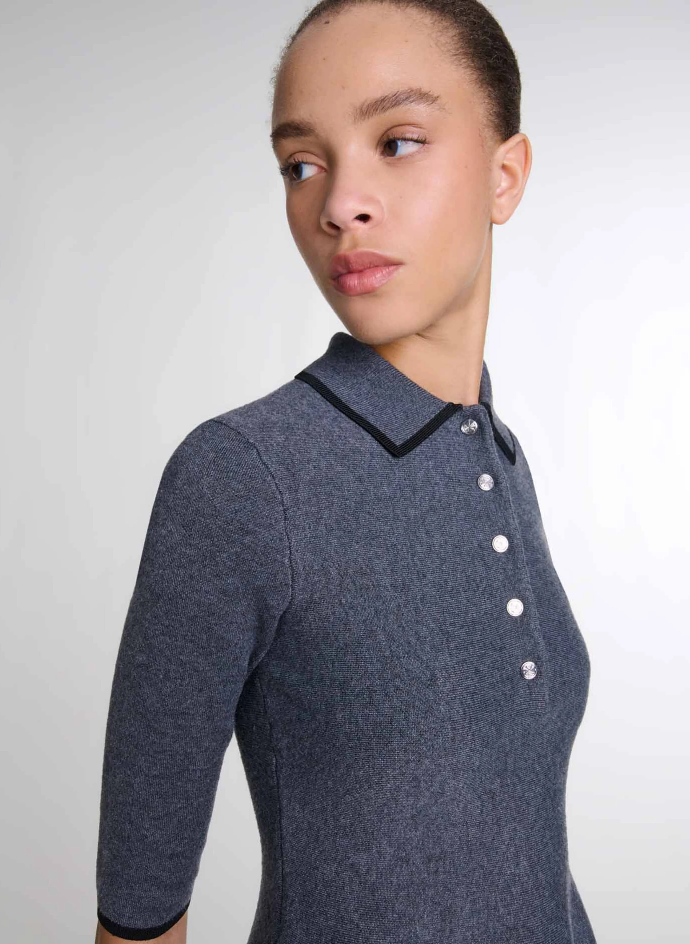 Robe courte col classique cintrée | Gris