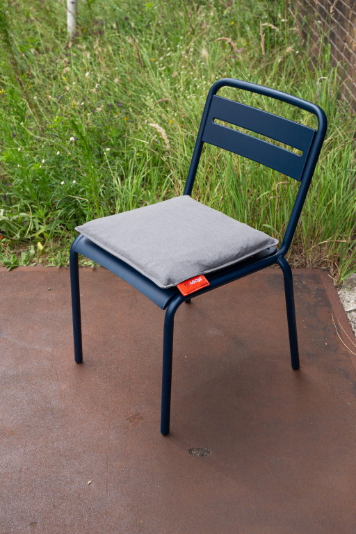 Emu Star tuinstoel met armleuningen indian brown