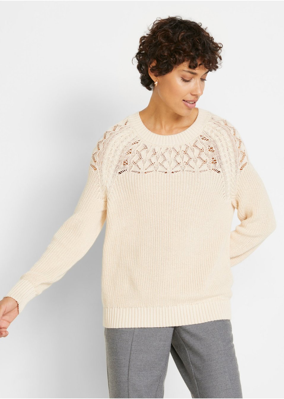 Pull à motif ajouré