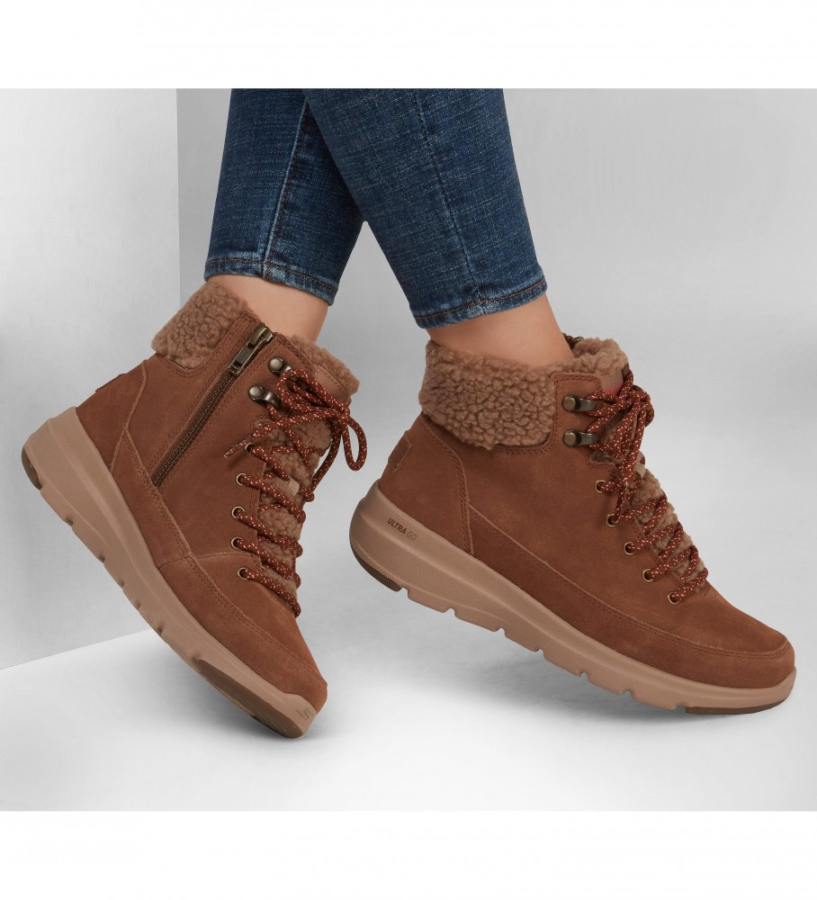 Botas Skechers On-the-GO Glacial Ultra em couro