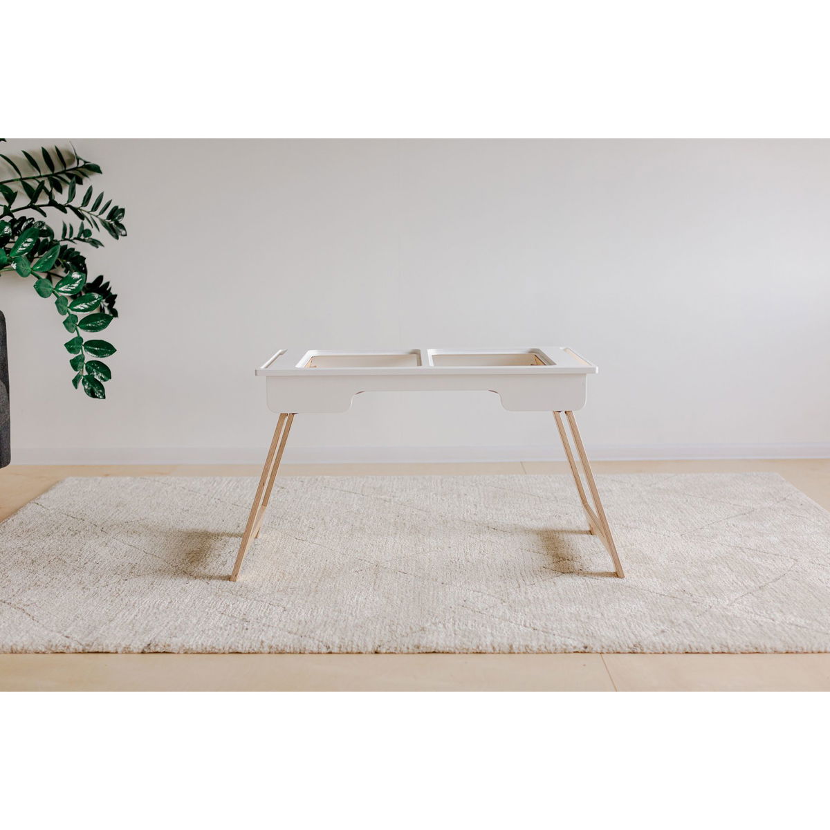 Duck WoodworksDuck Woodworks   Sensorik Tisch weiss mit Behälter