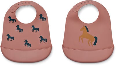 LIEWOOD Tilda  Mønstret Smekke Silikon 2-Pack, Horses/Dark Rosetta