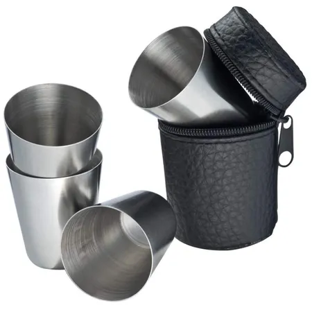 Macma Set mit 4 Schnaps-Pinchen aus Edelstahl in einem praktischen Etui aus Kunstleder