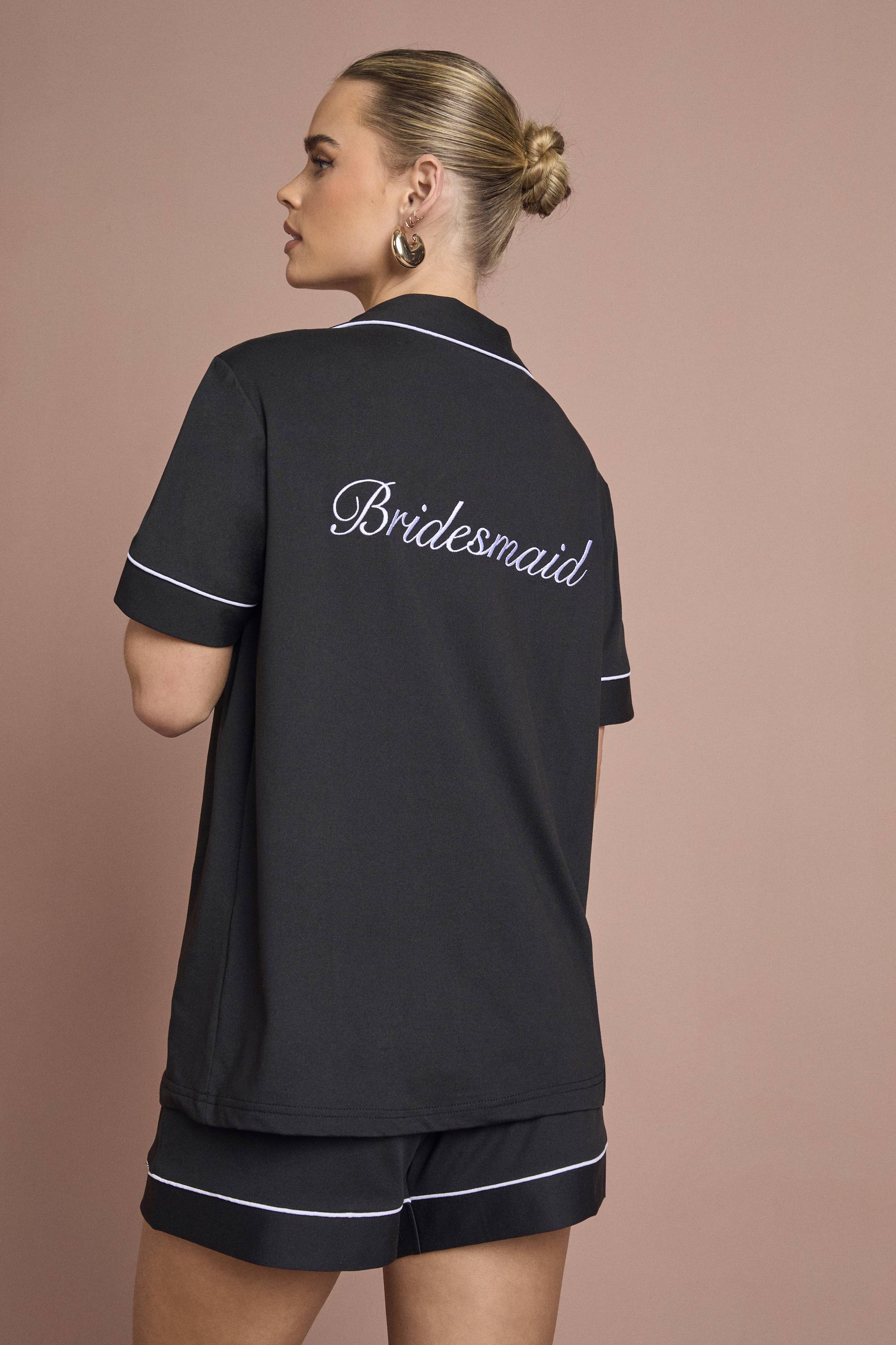 boohoo Ensemble Pyjama Court Brodé 'demoiselle D'honneur' Mariée Avec Haut Manches Courtes En Jersey