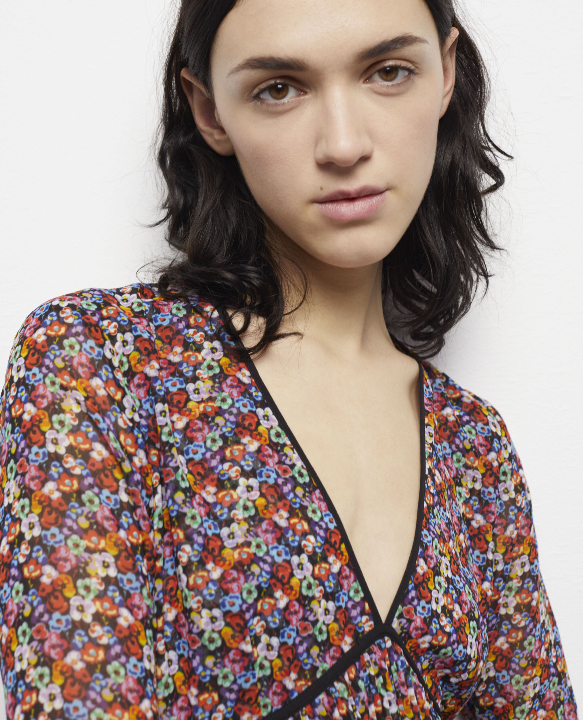 Robe courte multicolore plissée