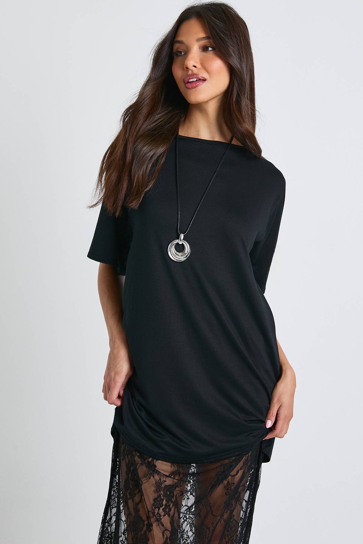 boohoo Robe T-shirt Mi-longue à Détails en Dentelle